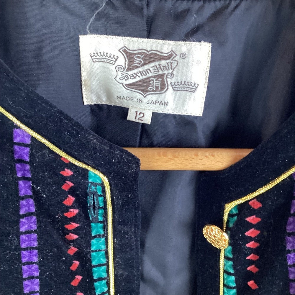 Saxton Hall Womens Black Velvet Jewel Tone Embellished Jacket Size 12 - Picture 7 of 14